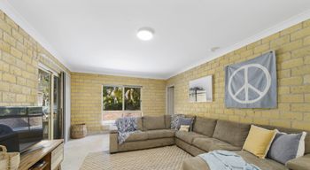 BEACHSIDE HIDEAWAY BONNY HILLS - Accommodation Georgetown 5