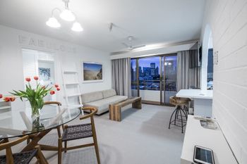 1 BR Park Breathtaking Sydney Skyline - Accommodation Georgetown 0