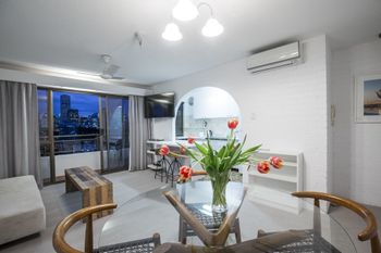 1 BR Park Breathtaking Sydney Skyline - Accommodation Georgetown 4
