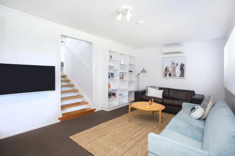 THE PARKVIEW At MOLLYMOOK - Accommodation Georgetown 3