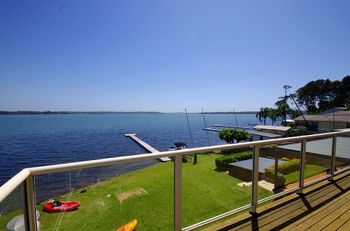 Luxury Waterfront House - Accommodation Georgetown 5
