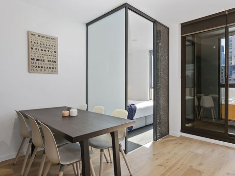 CHARLOTTE Manhatten Building Near Spencer St. & Southern Cross Station - Accommodation Georgetown 4
