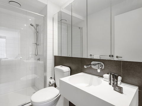 CHARLOTTE Manhatten Building Near Spencer St. & Southern Cross Station - Accommodation Georgetown 2