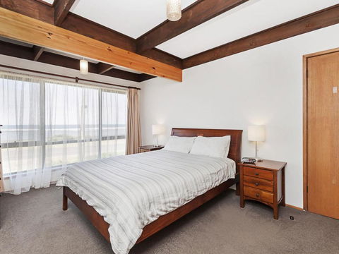 Swimmers Rest - Uninterrupted Panoramic Ocean Views - 1 Bedroom - Accommodation Georgetown 5