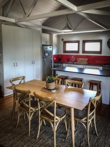 Samphire Beach House - Accommodation Georgetown 5