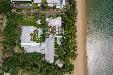 Poolside Apt In Alamanda Beachfront Resort 41 - Accommodation Georgetown 0