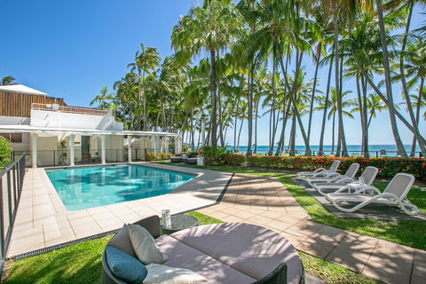 Poolside Apt In Alamanda Beachfront Resort 41 - Accommodation Georgetown 2
