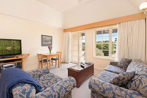 Vineyard Cottages - Accommodation Georgetown 2