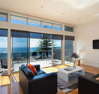 Penguin Waterfront Escape - Accommodation Georgetown