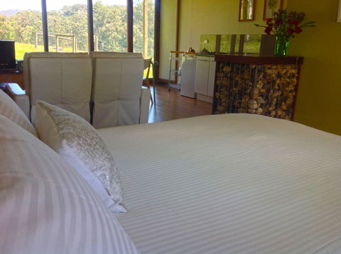 Valley Farm Vineyard Cottages - Accommodation Georgetown 3