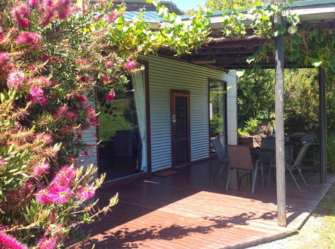Valley Farm Vineyard Cottages - Accommodation Georgetown 6