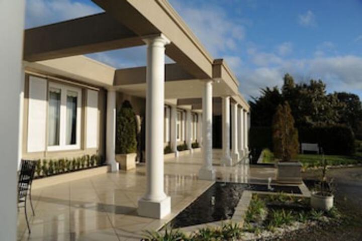 Mount Eliza VIC Accommodation Georgetown