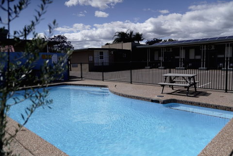 Country Motor Inn Singleton - Accommodation Georgetown 1