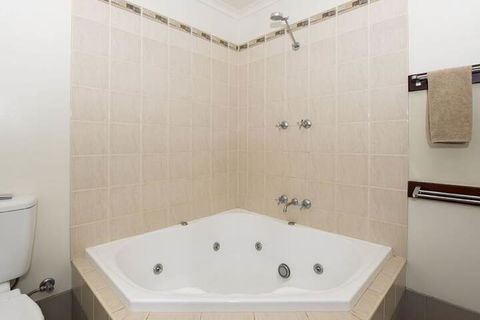 Discovery Parks â€“ Lake Kununurra - Accommodation Georgetown 5