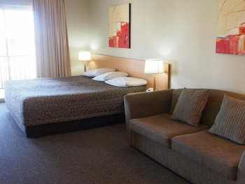 Golden Guitar Motor Inn - Accommodation Georgetown 3