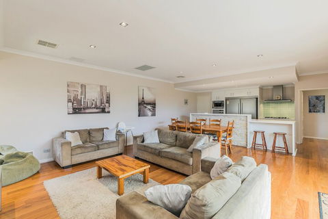 Ocean Keys Cottage - Accommodation Georgetown 7