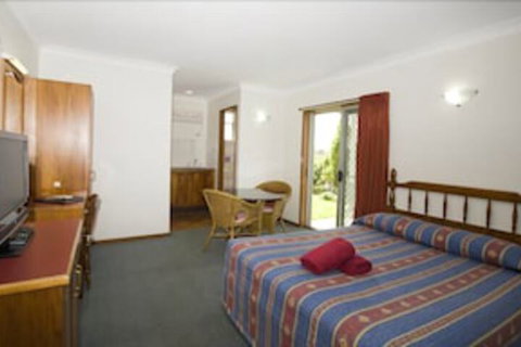 Colonial Court Motor Inn - Accommodation Georgetown 7