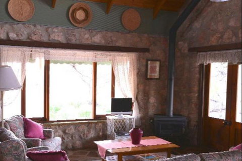 Broken Gum Country Retreat - Accommodation Georgetown 2