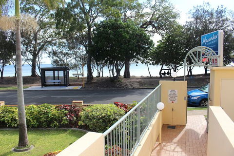 Alexander Beachfront Apartments - Accommodation Georgetown 1