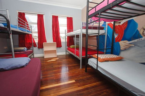 Manly Harbour Backpackers - Accommodation Georgetown 4