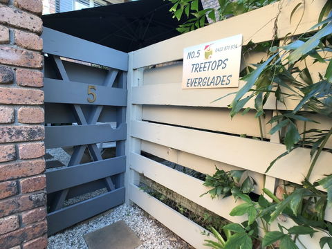 Treetops Everglades Villa - Accommodation Georgetown 0