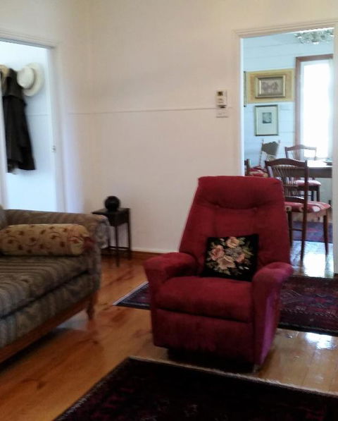C & As Cottage - Accommodation Georgetown 1