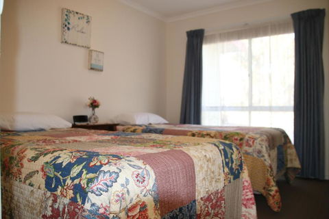 Donkey Tales Farm Cottages - Accommodation Georgetown 2
