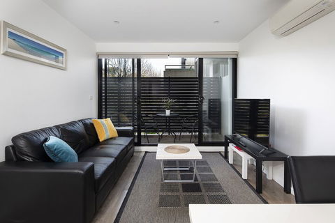 RNR Serviced Apartments North Melbourne - Accommodation Georgetown 3