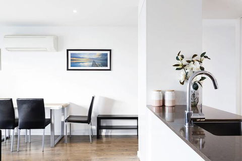 RNR Serviced Apartments North Melbourne - Accommodation Georgetown 4