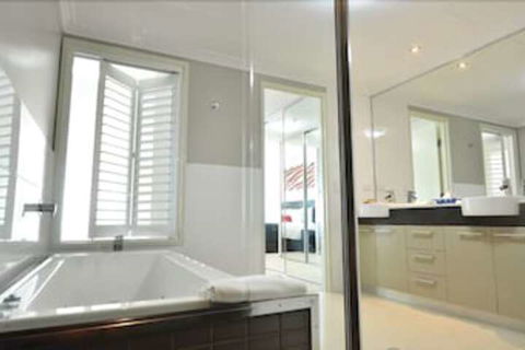 C2 Esplanade Serviced Apartments - Accommodation Georgetown 2