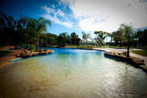 Tasman Holiday Parks - Merool On The Murray - Accommodation Georgetown 2