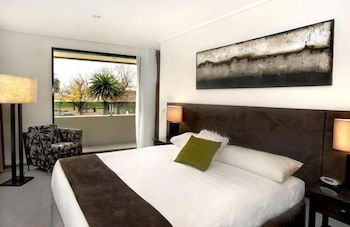 May Park Executive Apartments - Accommodation Georgetown 4