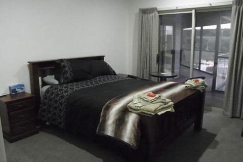 Curdievale Riverfront Lodge - Accommodation Georgetown 3