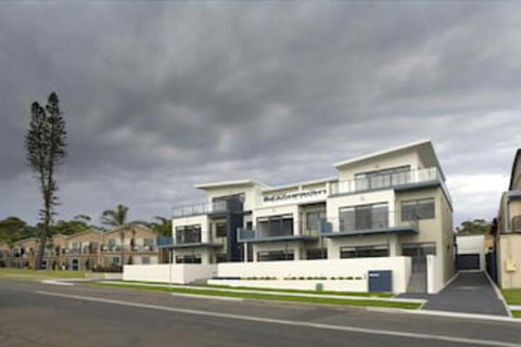 Mollymook Beachfront Executive Apartment - Accommodation Georgetown 0