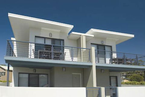 Mollymook Beachfront Executive Apartment - Accommodation Georgetown 3