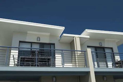 Mollymook Beachfront Executive Apartment - Accommodation Georgetown 6