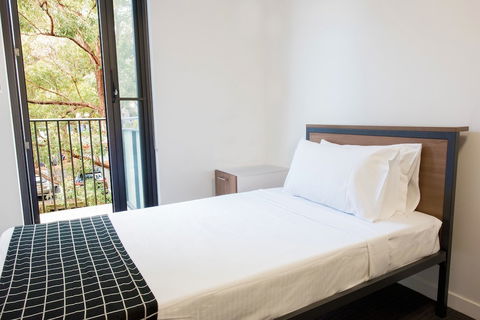 Racecourse Space Pop Up - Accommodation Georgetown 4