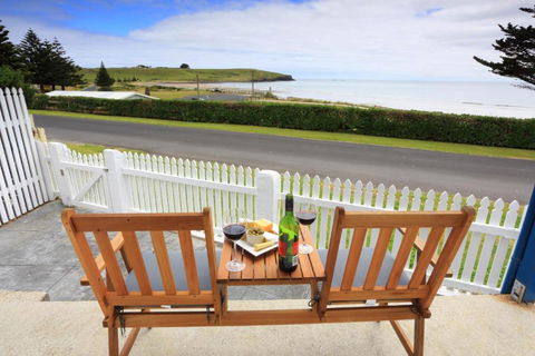 At The Beach & Not Quite At The Beach Holiday Cottages Stanley - Accommodation Georgetown 6