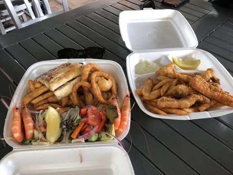 Pelican Rocks Seafood Restaurant - Accommodation Georgetown 0