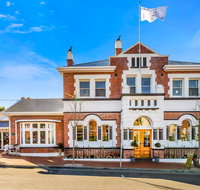 Cygnet Old Bank Cafe - Accommodation Georgetown