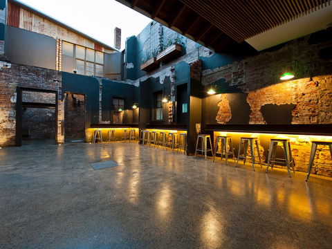 Royal Hotel Queanbeyan - Accommodation Georgetown 1