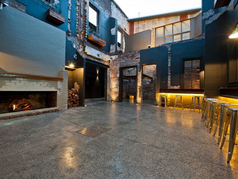 Royal Hotel Queanbeyan - Accommodation Georgetown 2