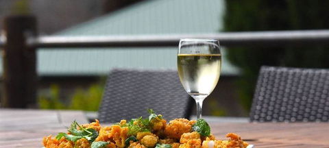 Cedar Creek Estate Vineyard & Winery Restaurant - Accommodation Georgetown 2