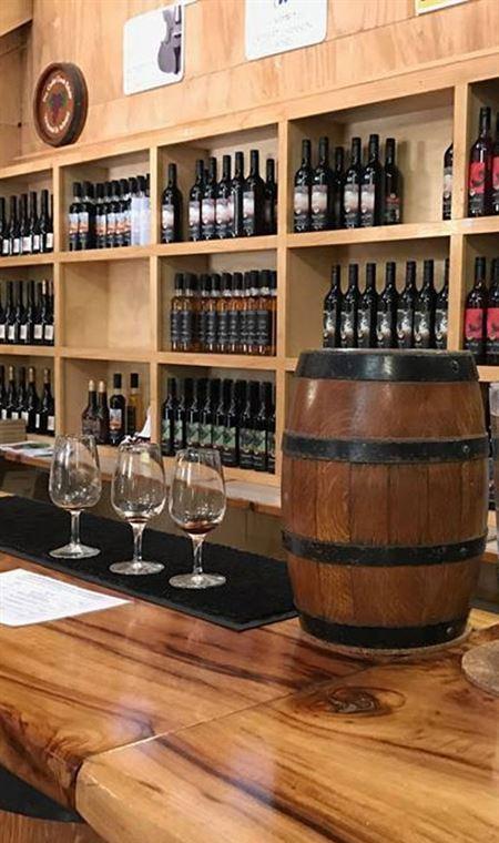 Cedar Creek Estate Vineyard & Winery Restaurant - Accommodation Georgetown 4