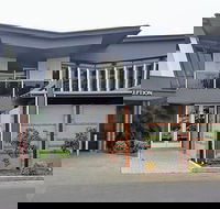 The Highlander Hotel