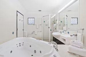 The Coffee House Apartments & Bistro - Accommodation Georgetown 7