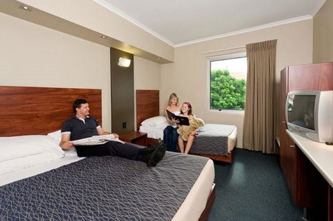 Rocklea International Hotel - Accommodation Georgetown 6