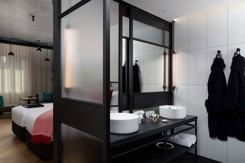 QT Melbourne - Accommodation Georgetown 6