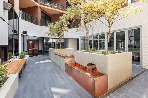 Amora Hotel Riverwalk Melbourne - Accommodation Georgetown 2