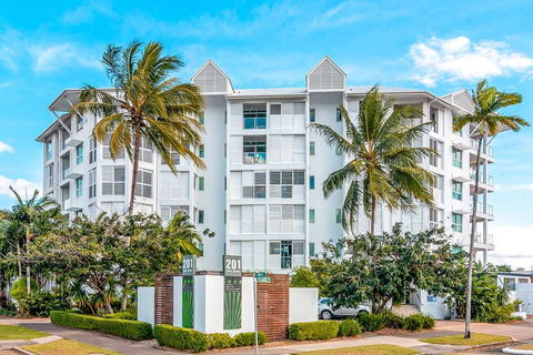 201 Lake Street - Cairns - Accommodation Georgetown 0